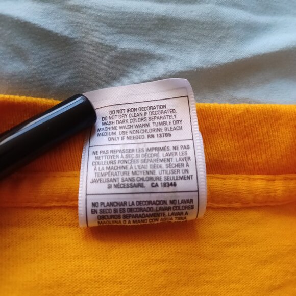 2000 Mount Allison Universty To Dance Beneath a Garnet Sky Yellow T-Shirt XL - Picture 8 of 10